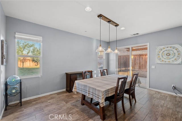 Detail Gallery Image 12 of 59 For 9705 Dutchman Peak, Bakersfield,  CA 93311 - 4 Beds | 3 Baths