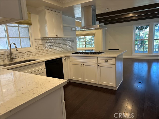 Kitchen 4