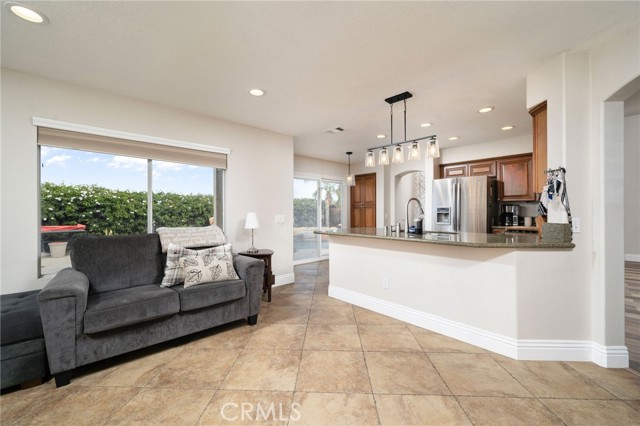 Detail Gallery Image 12 of 43 For 945 Ferndale, Corona,  CA 92881 - 3 Beds | 2/1 Baths