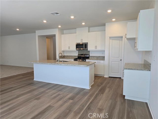 Detail Gallery Image 8 of 47 For 27047 Lost Palm St, Menifee,  CA 92585 - 4 Beds | 3/1 Baths