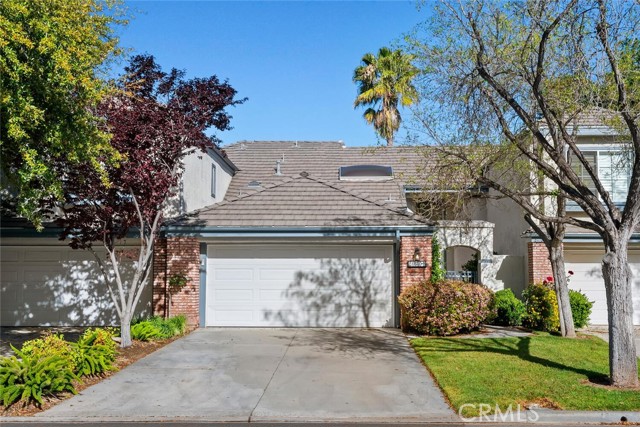 Detail Gallery Image 1 of 51 For 24640 Brighton Dr #B,  Valencia,  CA 91355 - 2 Beds | 2/1 Baths