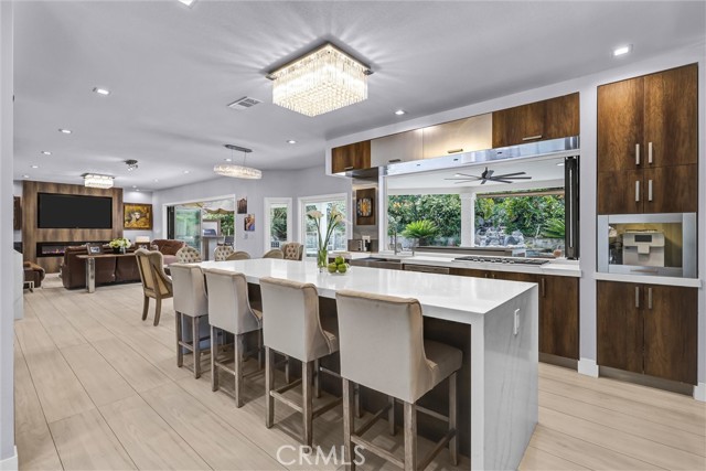 Detail Gallery Image 12 of 53 For 25432 Nottingham Ct, Laguna Hills,  CA 92653 - 5 Beds | 4/1 Baths