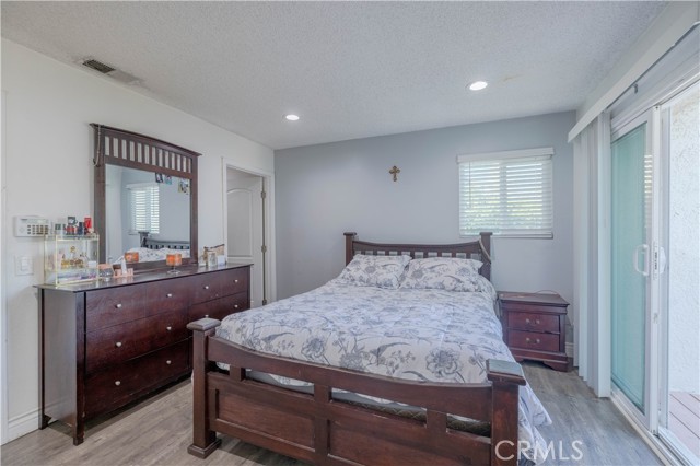 Detail Gallery Image 10 of 12 For 12411 Osborne, Pacoima,  CA 91331 - 2 Beds | 2 Baths