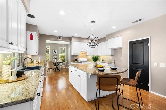 40090 Portsmouth Road, Temecula CA: https://media.crmls.org/medias/d2821dd8-9bbd-451c-8477-f1774346d4cf.jpg