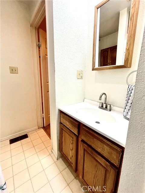 Detail Gallery Image 9 of 12 For 23743 Skyland Dr, Crestline,  CA 92325 - 2 Beds | 1 Baths