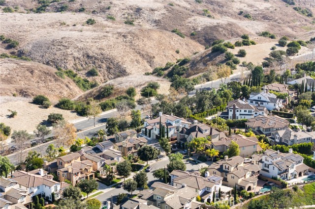 18 Elissa Lane, Ladera Ranch CA: https://media.crmls.org/medias/d282bee1-2ba5-4a8f-bb52-b058dadc823c.jpg