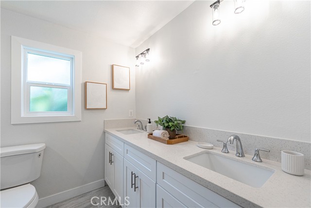 1818 W 79th Street, Los Angeles CA: https://media.crmls.org/medias/d2831650-efcf-4481-b9b8-5be0ebc6c624.jpg
