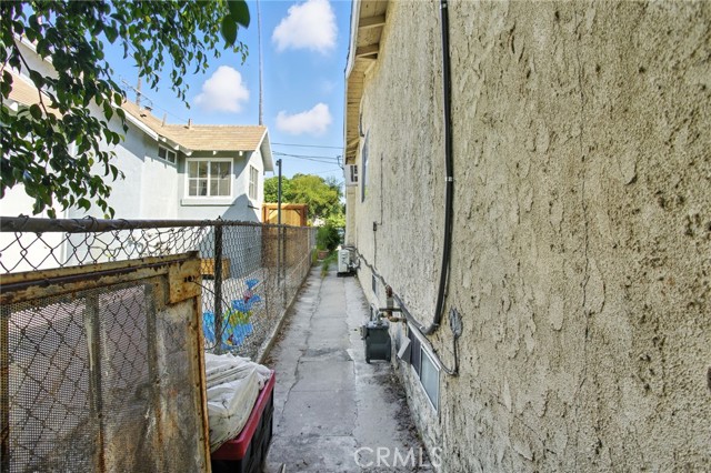 Detail Gallery Image 27 of 39 For 2662 Rich St, Los Angeles,  CA 90039 - 3 Beds | 2 Baths