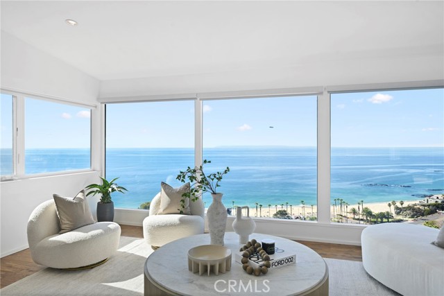 Detail Gallery Image 8 of 46 For 31161 Holly Dr, Laguna Beach,  CA 92651 - 5 Beds | 2/1 Baths