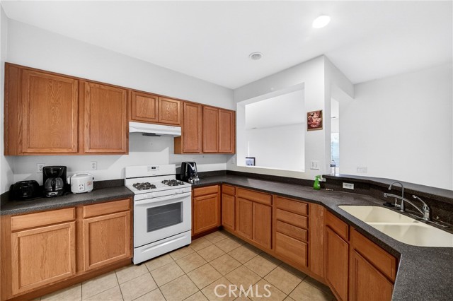 Detail Gallery Image 14 of 38 For 16649 Denham, Victorville,  CA 92395 - 3 Beds | 2 Baths