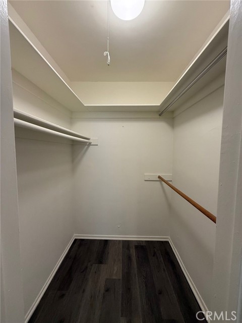 943 N Louise Street, Glendale CA: https://media.crmls.org/medias/d2843b20-faec-49b7-9a0a-ee4240b2c604.jpg
