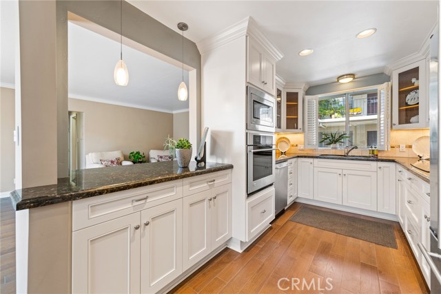 Detail Gallery Image 10 of 33 For 2772 2a E 2nd St #A2,  Long Beach,  CA 90803 - 2 Beds | 2 Baths