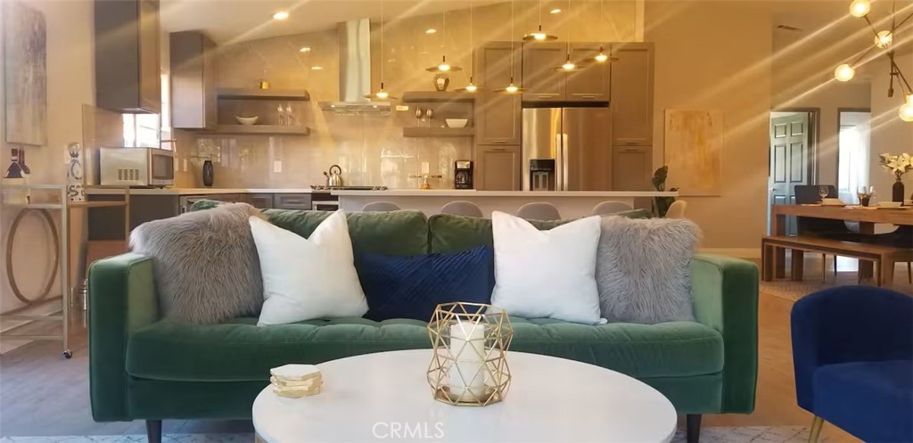 52060 Avenida Rubio
