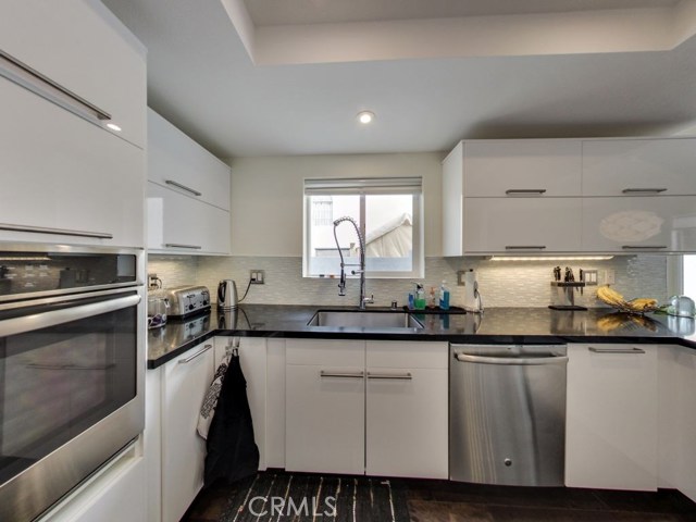 2114 Farrell Avenue, Redondo Beach, California 90278, 4 Bedrooms Bedrooms, ,1 BathroomBathrooms,Residential,Sold,Farrell,SB17057988