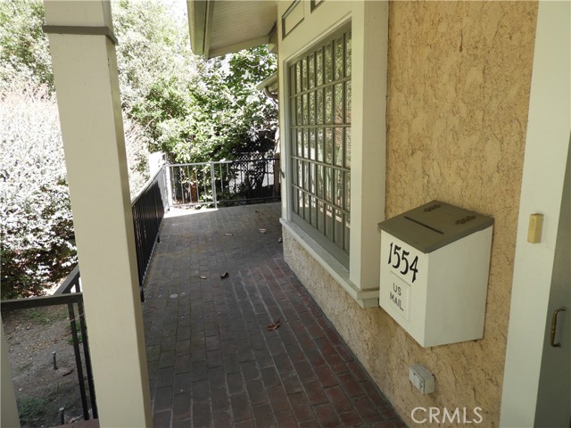 Detail Gallery Image 7 of 15 For 1554 Las Lunas St, Pasadena,  CA 91106 - 3 Beds | 2 Baths