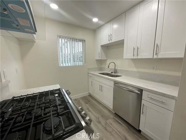 Detail Gallery Image 9 of 20 For 16862 Green Ln #2,  Huntington Beach,  CA 92649 - 1 Beds | 1 Baths