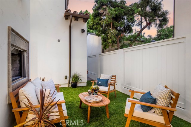 660 33rd Street, Manhattan Beach, California 90266, 5 Bedrooms Bedrooms, ,6 BathroomsBathrooms,Residential,Sold,33rd,SB23132004