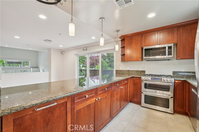 50 Esperanza Avenue, Sierra Madre CA: https://media.crmls.org/medias/d2857139-0815-4e41-958a-e30f44ff9c29.jpg