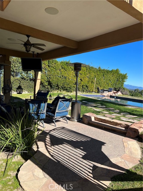 Detail Gallery Image 14 of 21 For 7420 Cliffside Ct, West Hills,  CA 91307 - 5 Beds | 5 Baths