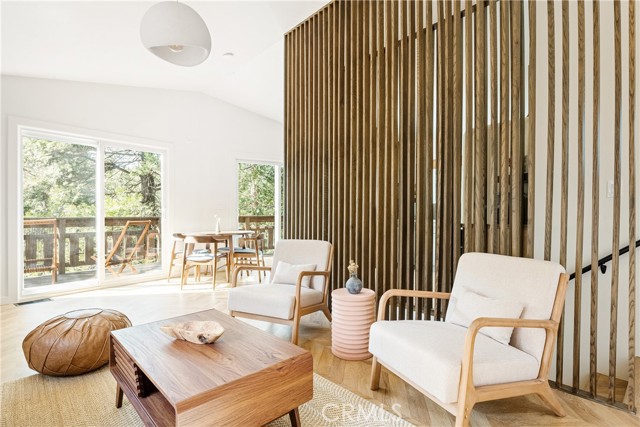 26287 Lake Forest Drive, Twin Peaks CA: https://media.crmls.org/medias/d285b733-6d33-4d25-9304-94fdf1900f74.jpg
