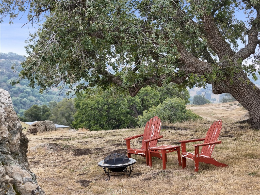 https://media.crmls.org/medias/d285ef43-ed86-4aa8-bf6f-ac7af24da149.jpg?preset=X-Large
