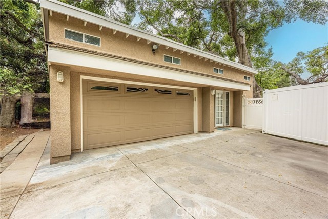 24208 Heritage Lane, Newhall CA: https://media.crmls.org/medias/d286fab0-737b-47be-8393-aa329ad10a5a.jpg