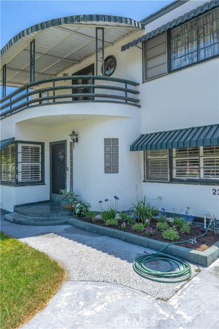 Detail Gallery Image 4 of 47 For 2219 N Flower St, Santa Ana,  CA 92706 - 3 Beds | 1/1 Baths