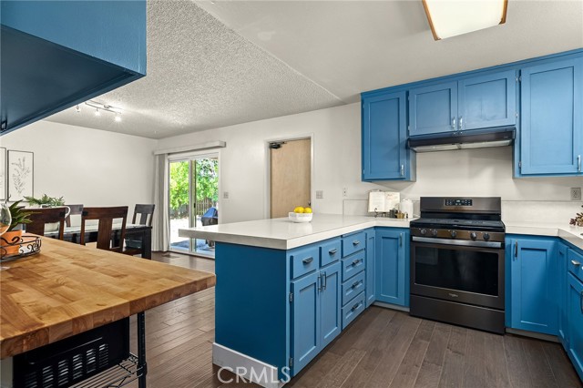 Detail Gallery Image 14 of 40 For 1702 Oak Vista Avenue, Chico,  CA 95926 - 3 Beds | 2 Baths