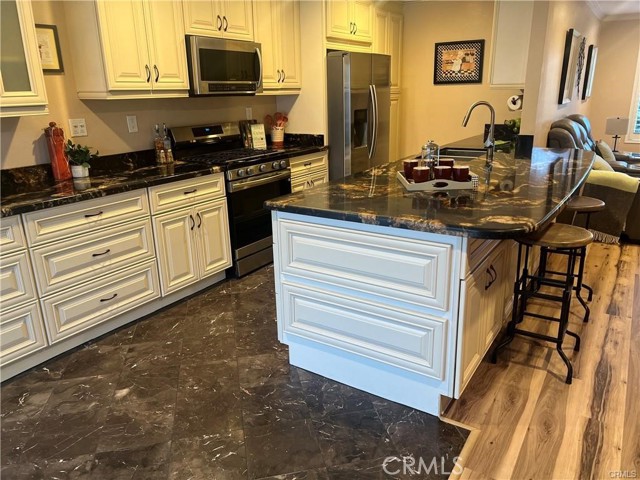Detail Gallery Image 4 of 22 For 1714 Byerton Ct, Rancho Palos Verdes,  CA 90275 - 3 Beds | 2 Baths