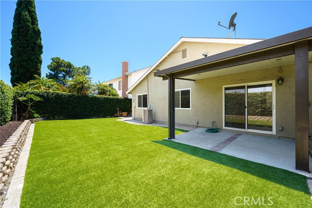 3701 S Ross Street, Santa Ana CA: https://media.crmls.org/medias/d2883114-518e-42b3-99ea-bb13f9bc6350.jpg