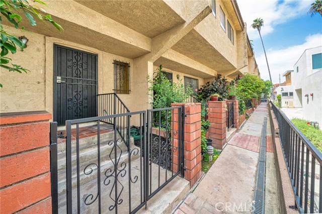 Detail Gallery Image 24 of 29 For 130 N Moore Ave #E,  Monterey Park,  CA 91754 - 3 Beds | 2 Baths