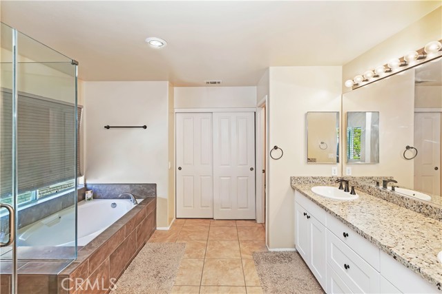 16462 Sun Summit Drive, Riverside CA: https://media.crmls.org/medias/d2892e02-cbe7-445d-951d-3a102366a095.jpg