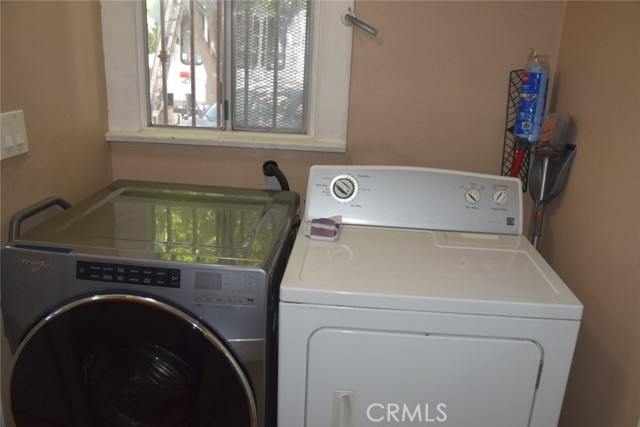 1935 Maine Avenue, Long Beach CA: https://media.crmls.org/medias/d289e41c-0499-4a03-851e-aa81729a753f.jpg