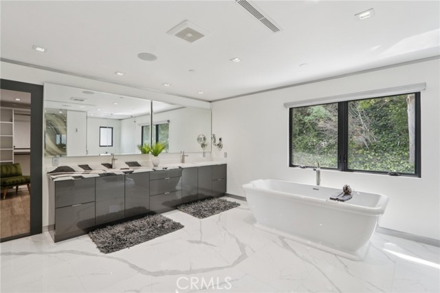 Detail Gallery Image 42 of 73 For 23670 Park Andorra, Calabasas,  CA 91302 - 4 Beds | 4/1 Baths