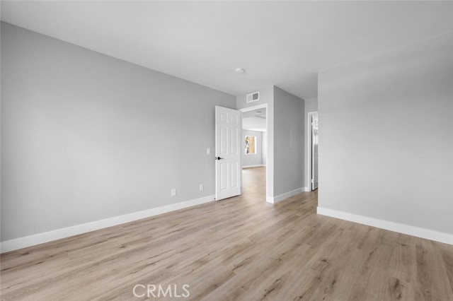645 Chestnut Avenue, Long Beach CA: https://media.crmls.org/medias/d28c16b3-830e-4b57-bf76-9227aa8627dd.jpg