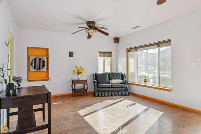 Detail Gallery Image 3 of 21 For 509 N Main St, Lake Elsinore,  CA 92530 - 3 Beds | 2 Baths