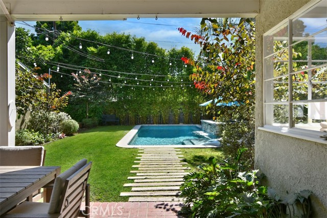 4058 Shadyglade Avenue, Studio City CA: https://media.crmls.org/medias/d28ce406-5f9f-4728-98df-c4c3d7bdf5de.jpg