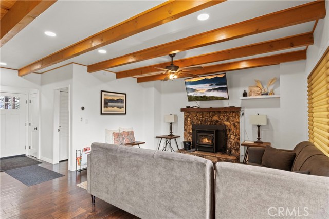 Detail Gallery Image 7 of 39 For 1803 Nob Hill Dr, Running Springs,  CA 92382 - 3 Beds | 2 Baths