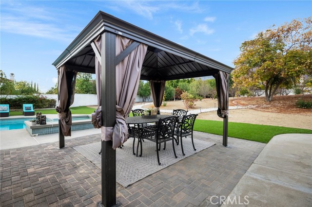 Detail Gallery Image 13 of 59 For 1029 E Belmont Abbey Ln, Claremont,  CA 91711 - 5 Beds | 6 Baths