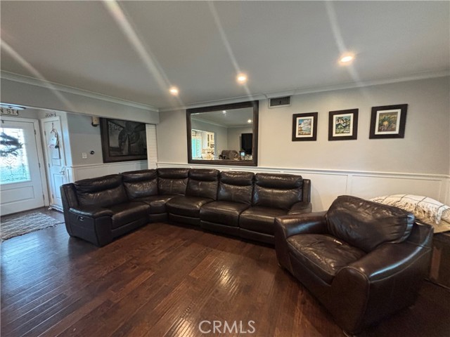 Detail Gallery Image 5 of 11 For 15815 Hickory Hill Dr, La Mirada,  CA 90638 - 4 Beds | 2 Baths