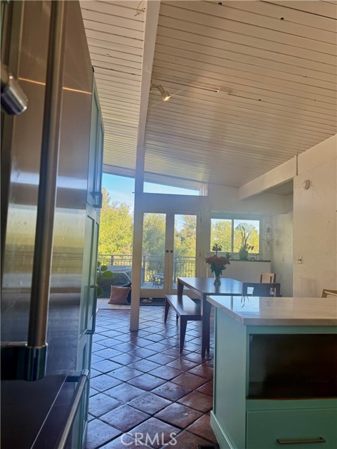 Detail Gallery Image 8 of 47 For 11551 Decente, Studio City,  CA 91604 - 2 Beds | 2 Baths