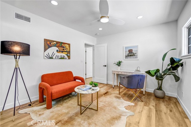 Detail Gallery Image 22 of 33 For 6119 Longridge Ave, Valley Glen,  CA 91401 - 3 Beds | 3 Baths
