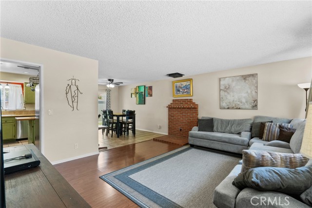 19853 Drasin Drive, Canyon Country CA: https://media.crmls.org/medias/d28f6d30-107f-469b-8626-28e634ef7802.jpg