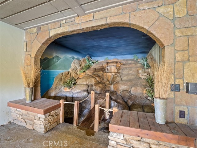 Detail Gallery Image 14 of 75 For 27459 Sky Harbour, Friant,  CA 93626 - 5 Beds | 2/1 Baths