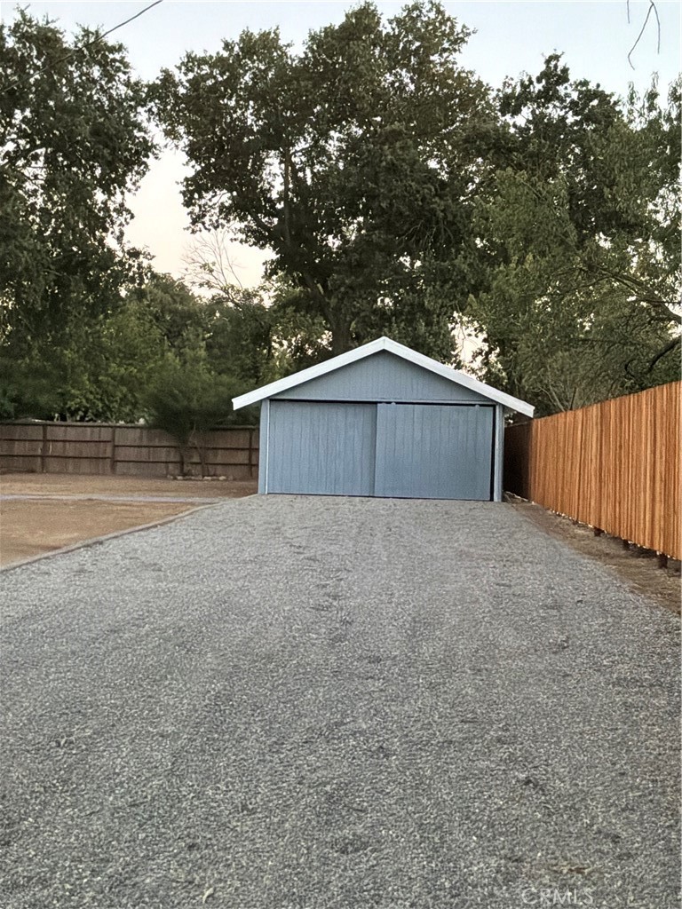 https://media.crmls.org/medias/d28fe573-e26a-475c-8c2b-64e7837d5574.jpg?preset=X-Large