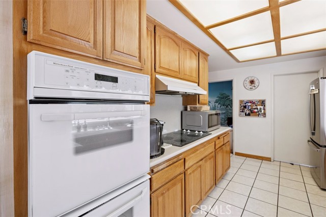 Detail Gallery Image 4 of 21 For 17733 Palora St, Encino,  CA 91316 - 4 Beds | 3 Baths