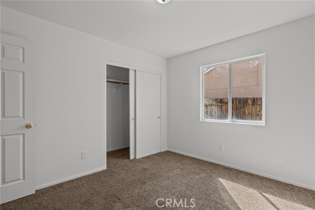 Detail Gallery Image 9 of 48 For 12303 Midtowne Dr, Bakersfield,  CA 93312 - 5 Beds | 2/1 Baths