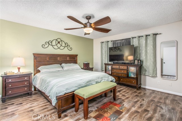 6967 Mountain Avenue, Highland CA: https://media.crmls.org/medias/d2908321-73bb-442b-800d-552d46bc3a83.jpg