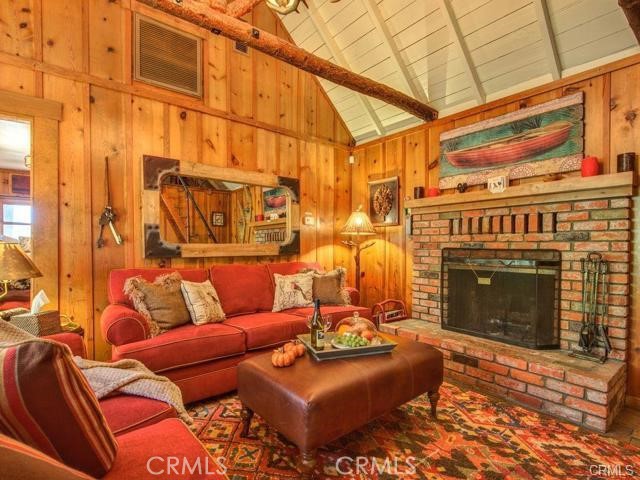 Detail Gallery Image 7 of 19 For 27877 Holly Ln, Lake Arrowhead,  CA 92352 - 2 Beds | 1 Baths