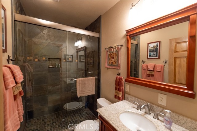 Detail Gallery Image 31 of 44 For 39255 Seminole, Fawnskin,  CA 92333 - 5 Beds | 4/1 Baths